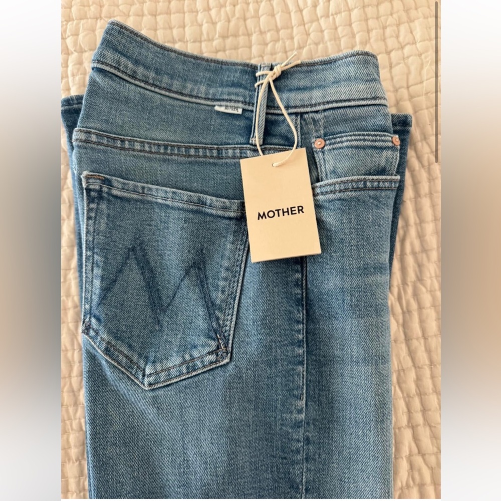 MOTHER JEANS NWT
Size 26
Outsider Sneak